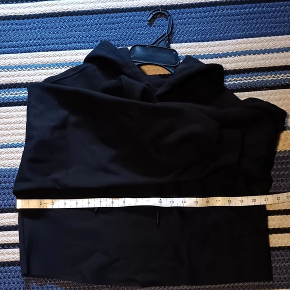 FABLETICS CROPPED SIZE SMALL HOODIE. ☆☆3 FOR $25☆☆ - Picture 4 of 8